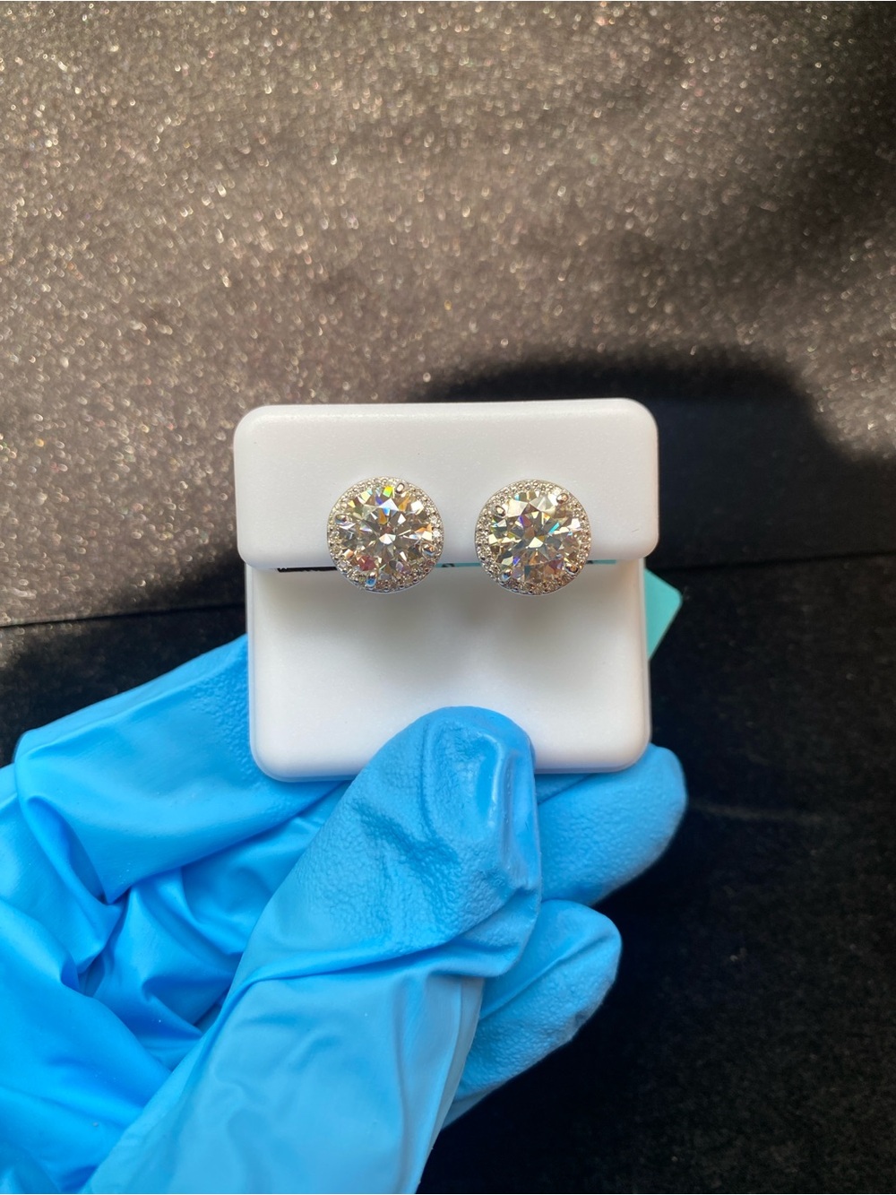 Beautiful Moissanite Stud Earrings NWT